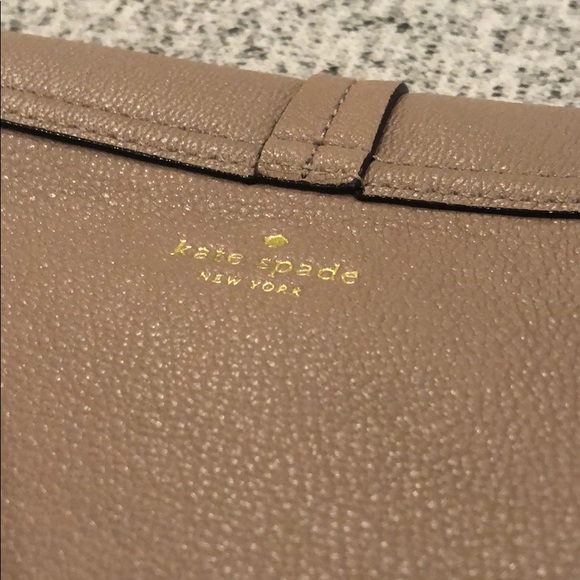 KATE SPADE: Wallet - Picture 2 of 7